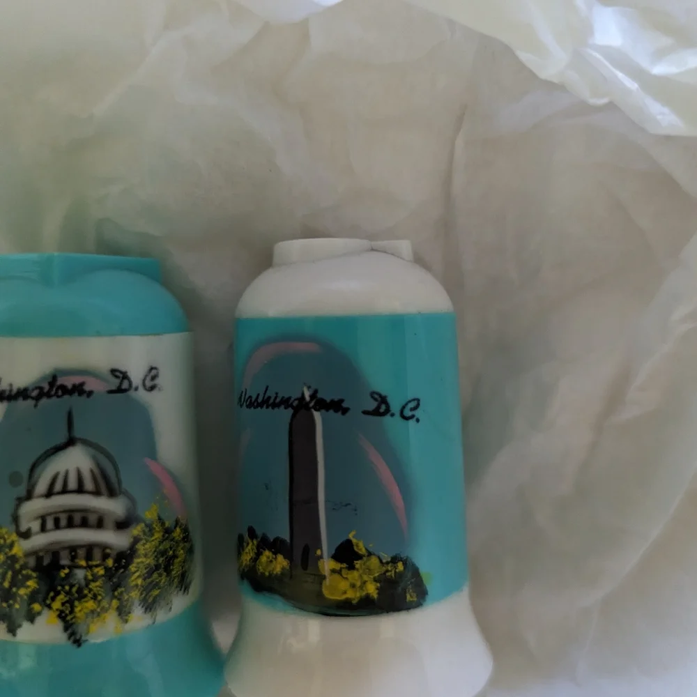 Vintage salt and pepper D.C.